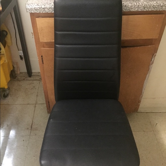 Kitchen table - Picture 4 of 8